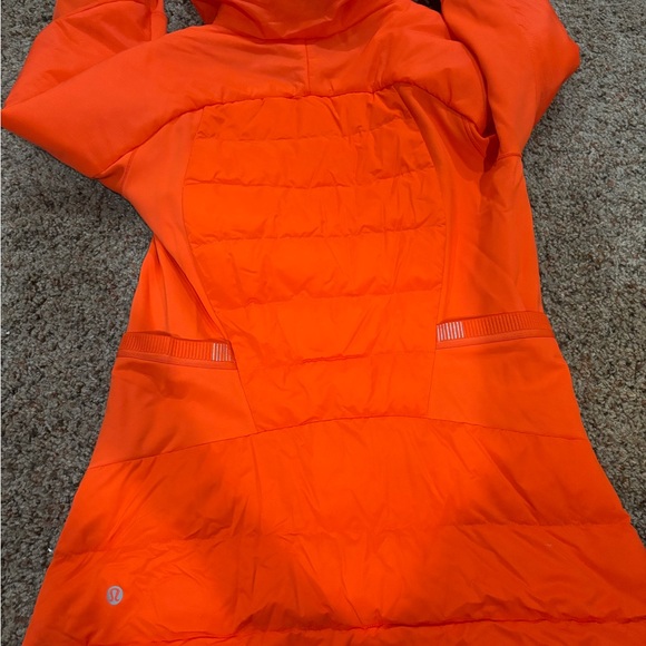 Lululemon size 6 jacket - Picture 3 of 3